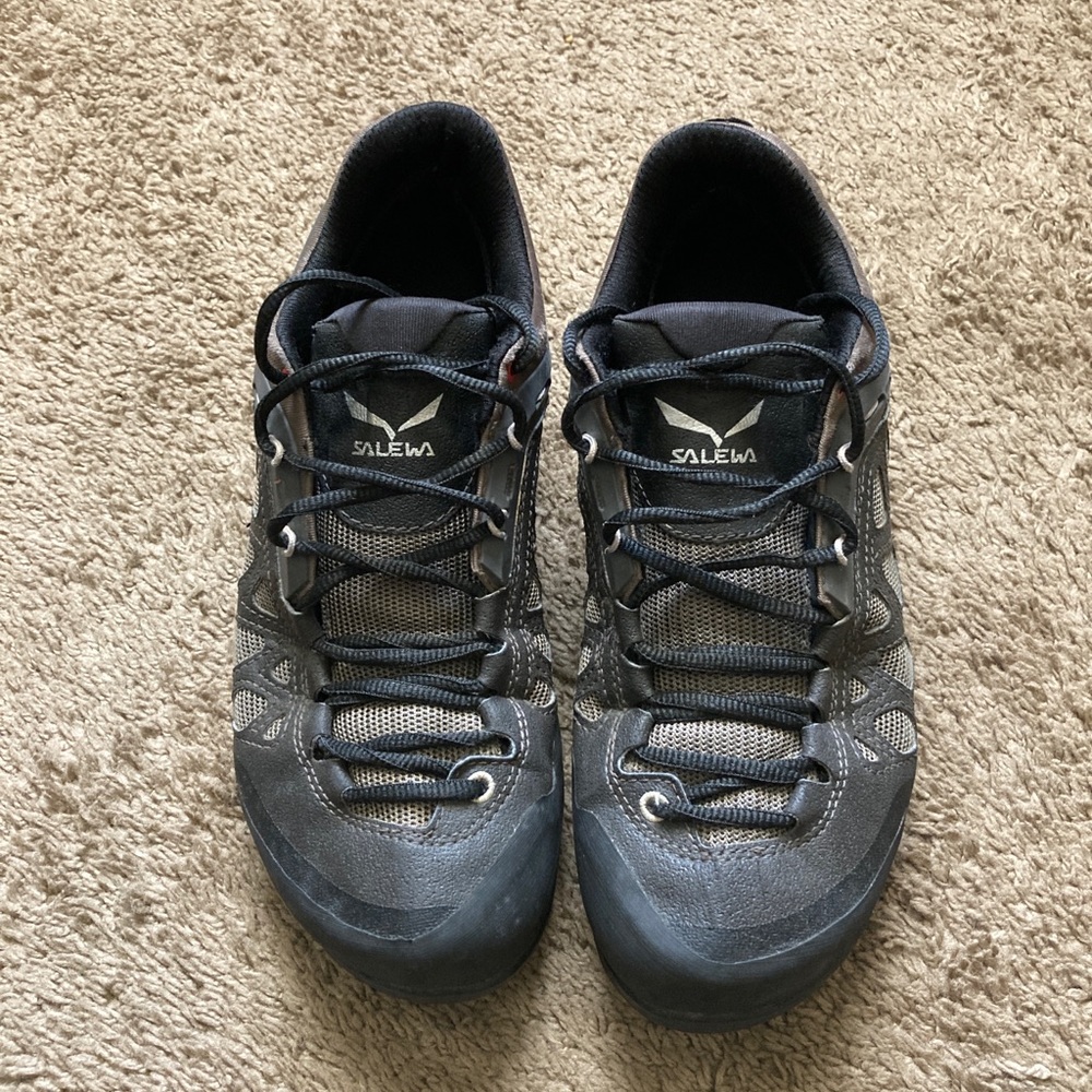 Salewa shoes 8.5